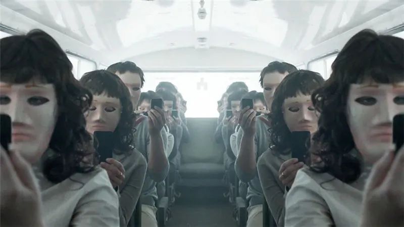 mm内衣秀剧照1